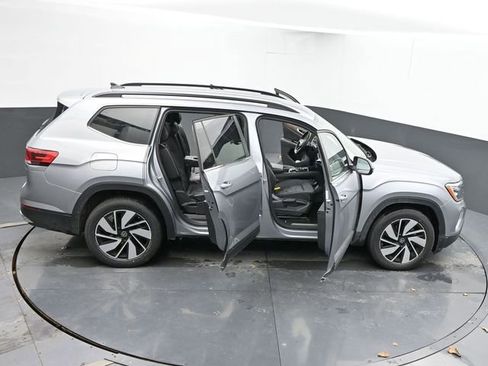 Used 2024 Volkswagen Atlas SE image 46