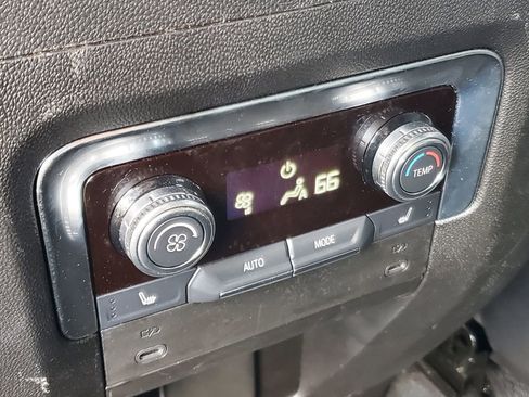 Used 2025 GMC Yukon Denali RWD image 15