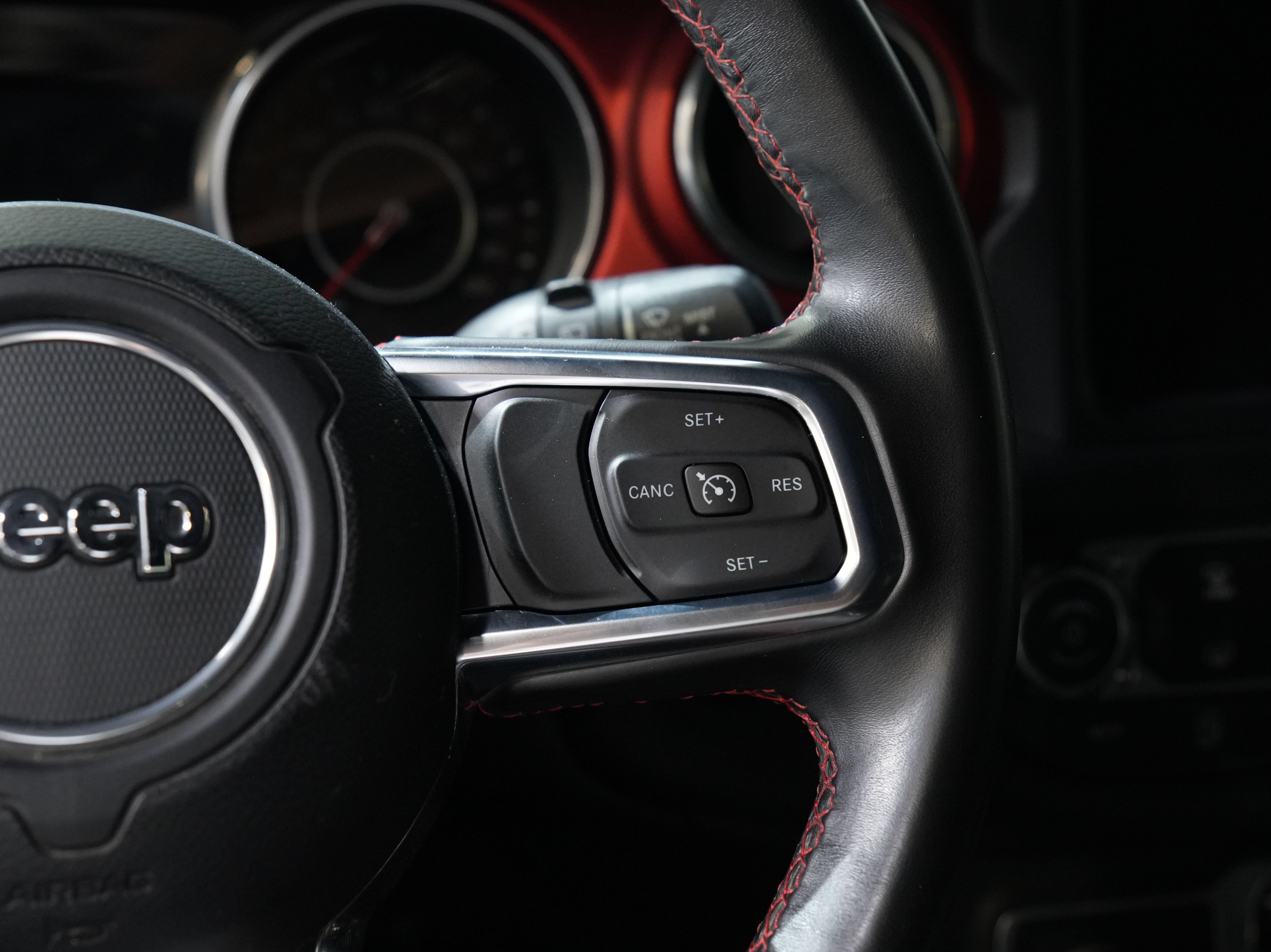 Used 2018 Jeep Wrangler Rubicon AWD/4WD image 38