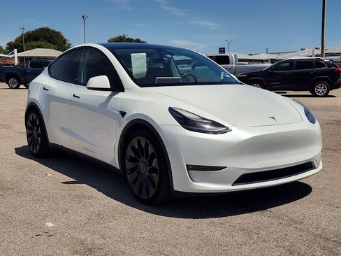 Used 2022 Tesla Model Y Performance AWD/4WD image 3