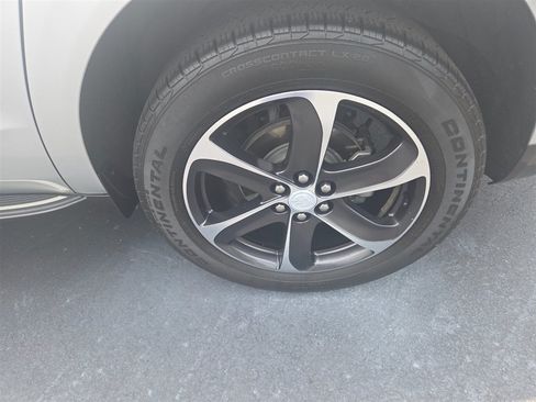 Used 2019 Buick Enclave Premium w/ LPO, Touring Package FWD image 21
