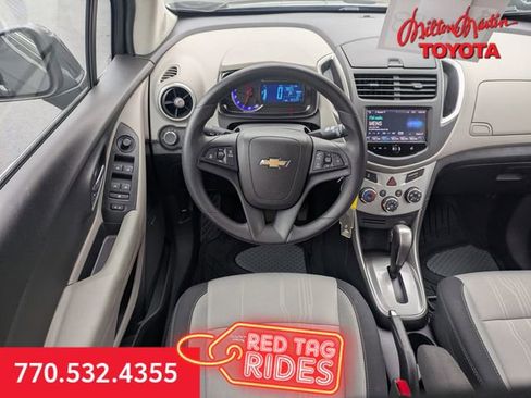 Used 2016 Chevrolet Trax LT w/ LT Sun and Sound Package image 16