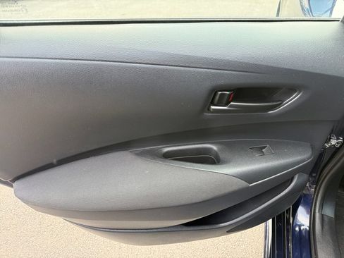 Used 2025 Toyota Corolla LE FWD image 24