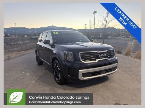 Used 2025 Kia Telluride S image 1