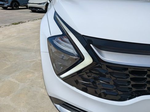 Certified 2023 Kia Sportage EX FWD image 10