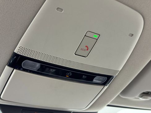 Used 2024 Nissan Ariya FWD image 29