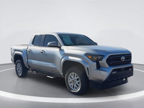 Certified 2025 Toyota Tacoma SR5 AWD/4WD image 2
