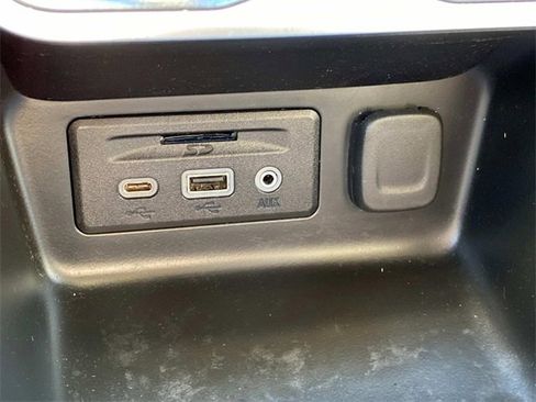 Used 2018 GMC Terrain SLT w/ Preferred Package image 27