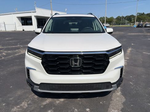 Used 2024 Honda Pilot Touring image 2