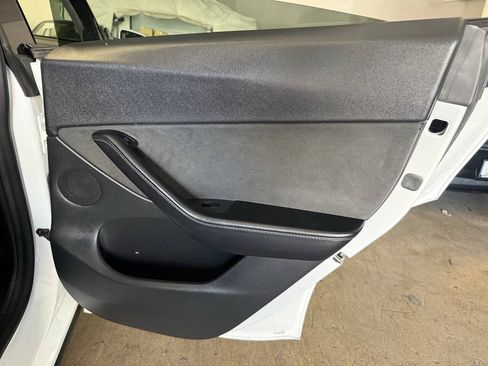 Used 2021 Tesla Model Y Long Range AWD/4WD image 13