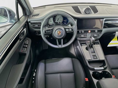 New 2026 Porsche Macan image 25