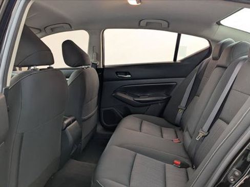 Used 2022 Nissan Altima 2.5 SV FWD image 16