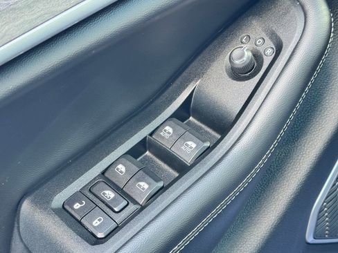 Used 2023 Jeep Grand Cherokee 4WD 4xe image 32