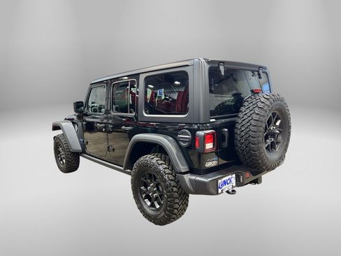 Used 2025 Jeep Wrangler Willys image 2