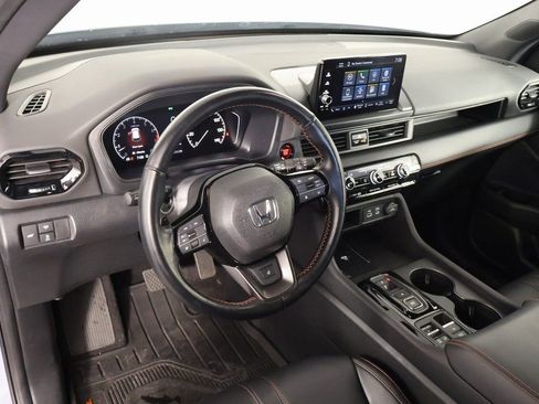 Used 2023 Honda Pilot TrailSport image 7