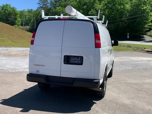 Used 2024 Chevrolet Express 2500 w/ Driver Convenience Package RWD image 4