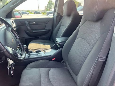 Used 2017 Chevrolet Traverse LT w/ Style and Technology Package FWD image 14