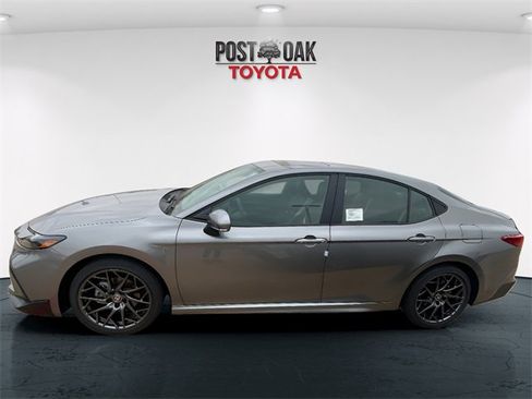 New 2026 Toyota Camry SE image 4