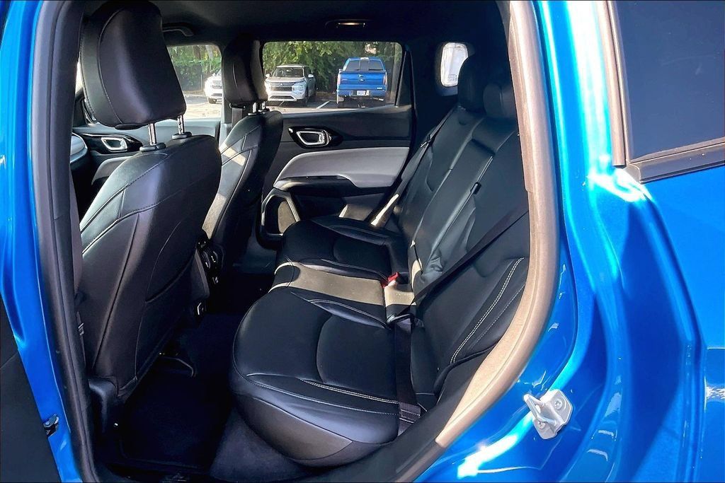 Used 2025 Jeep Compass Limited AWD/4WD image 22