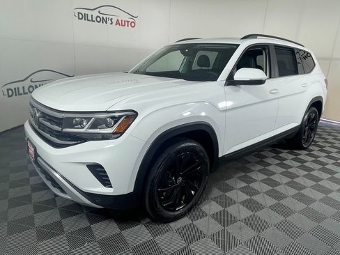 Used 2022 Volkswagen Atlas SE image 2