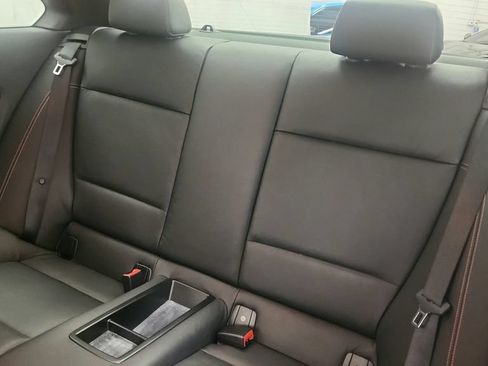 Used 2011 BMW 1 Series M RWD image 38