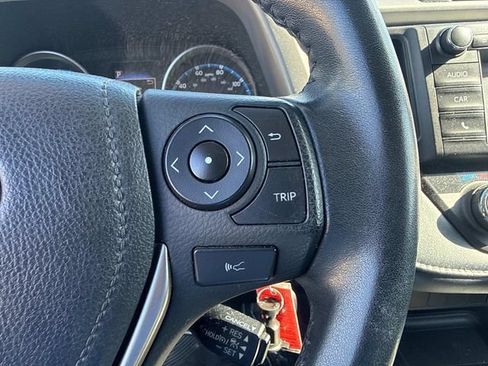 Used 2018 Toyota RAV4 XLE FWD image 30