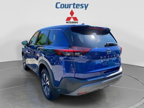 Used 2023 Nissan Rogue SV AWD/4WD image 3