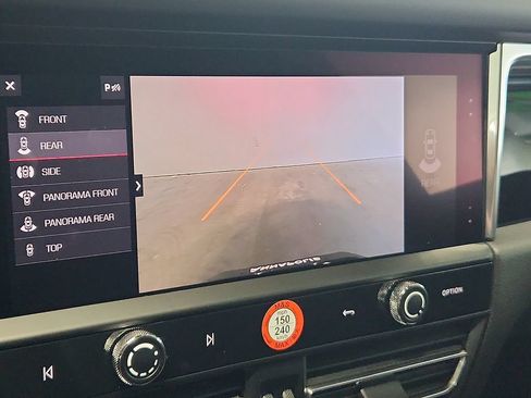 Certified 2026 Porsche Macan AWD/4WD image 18