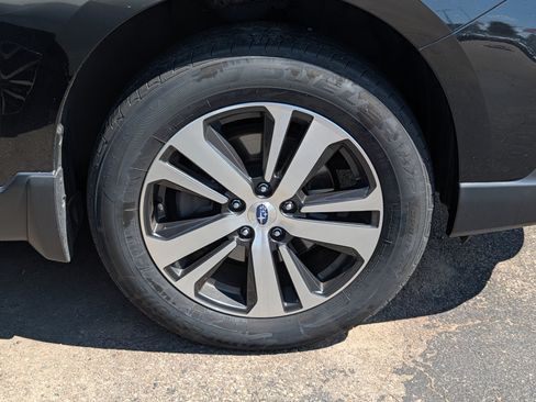 Used 2018 Subaru Outback 2.5i Limited AWD/4WD image 15
