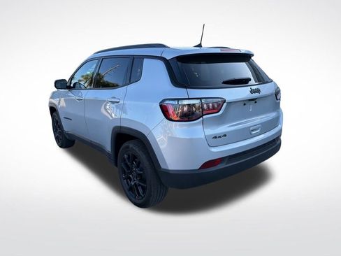Used 2026 Jeep Compass Latitude AWD/4WD image 4