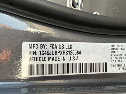 Used 2024 Jeep Wagoneer Series II w/ Flexible Seating Group RWD image 5
