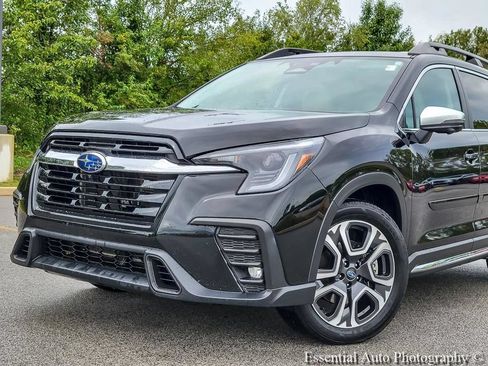 Used 2023 Subaru Ascent Limited w/ Technology Package AWD/4WD image 2