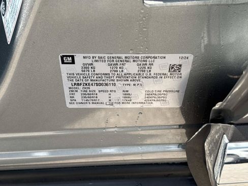 Used 2025 Buick Envision Preferred AWD/4WD image 36