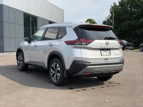 Certified 2023 Nissan Rogue SV w/ SV Premium B Package AWD/4WD image 4