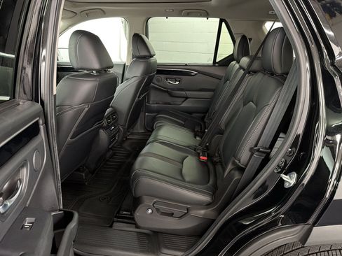 Certified 2025 Honda Pilot Touring image 23