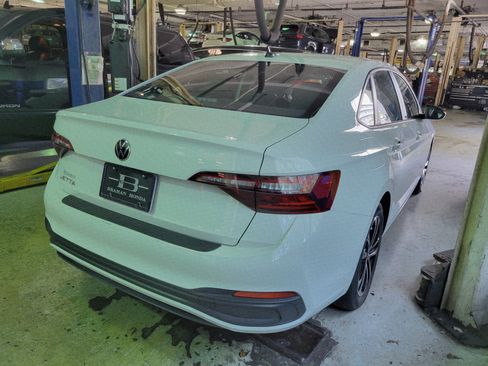Used 2024 Volkswagen Jetta Sport FWD image 3