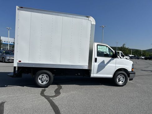 New 2025 Chevrolet Express 3500 w/ Power Convenience Package RWD image 8