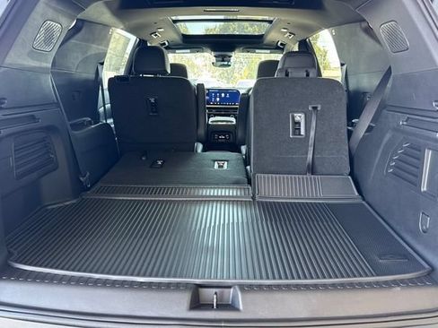 New 2026 Chevrolet Traverse LT w/ Sun and Wheel Package FWD image 23