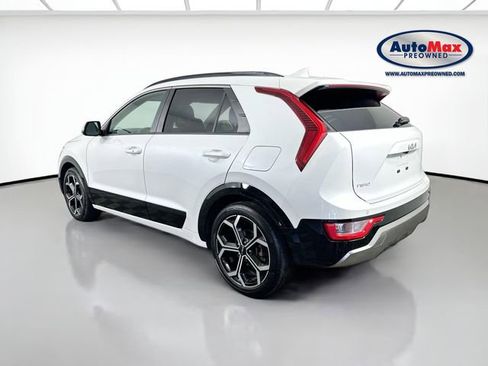 Used 2023 Kia Niro EX Touring FWD image 6