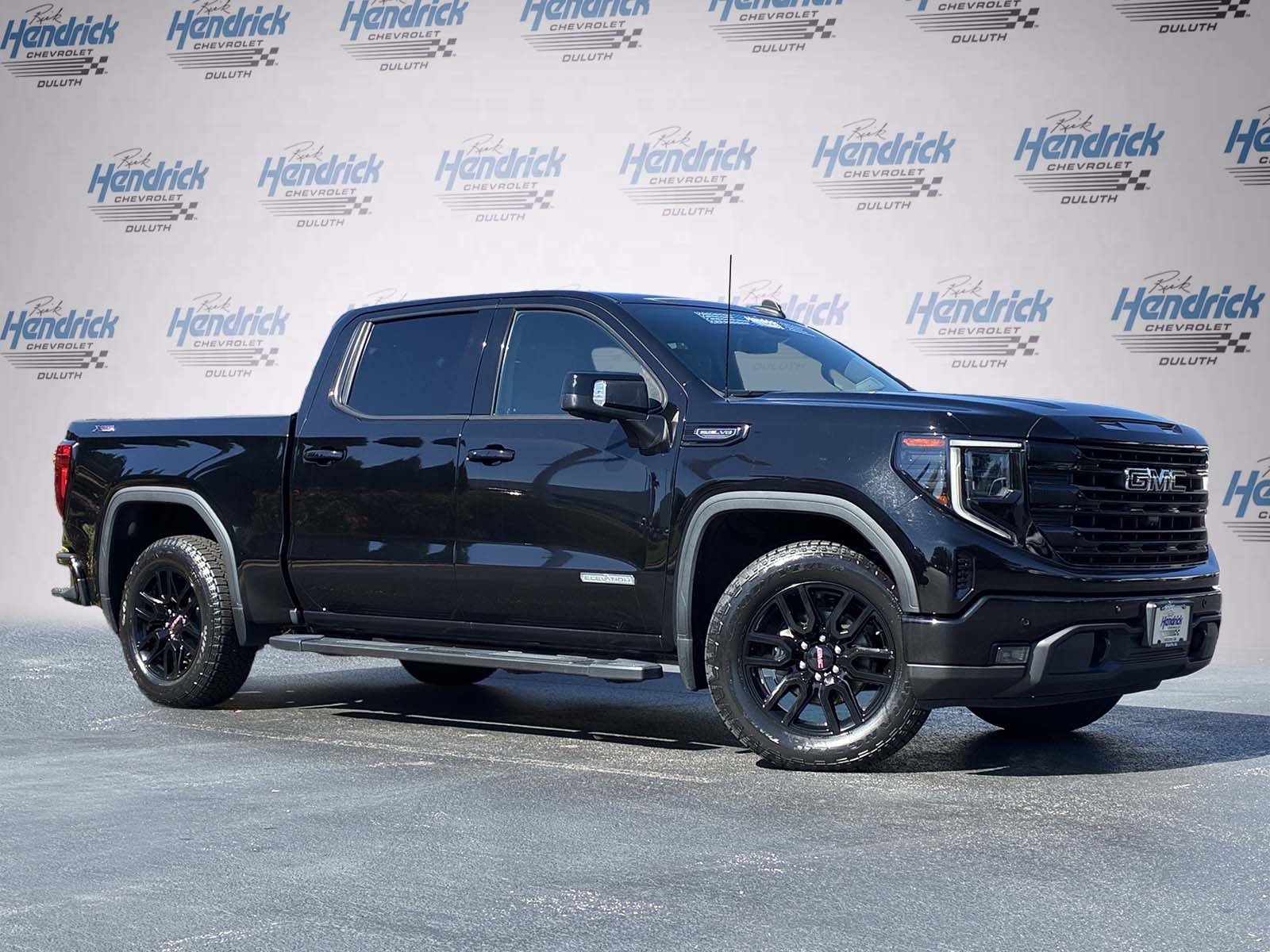 Used 2024 GMC Sierra 1500 Elevation w/ Elevation Premium Package AWD/4WD image 2