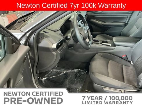 Used 2025 Nissan Altima 2.5 S FWD image 4