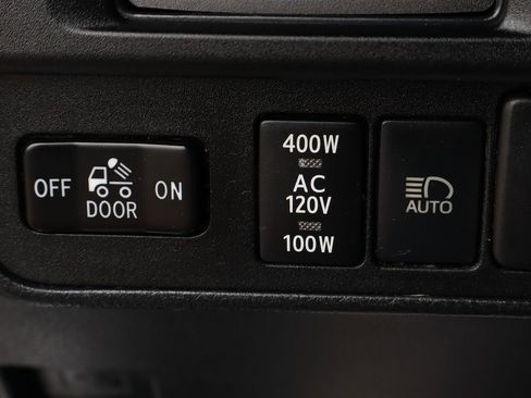 Used 2019 Toyota Tacoma TRD Off-Road w/ Technology Package AWD/4WD image 21