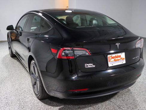 Used 2022 Tesla Model 3 Long Range AWD/4WD image 9