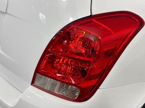 Used 2020 Chevrolet Trax LS FWD image 30