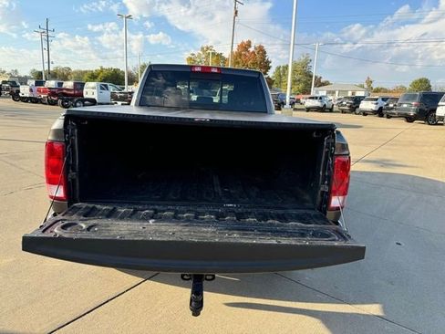 Used 2016 RAM 2500 Tradesman w/ Chrome Appearance Group image 11