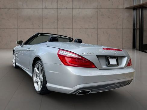 Used 2016 Mercedes-Benz SL 550 w/ Driver Assistance Package image 12