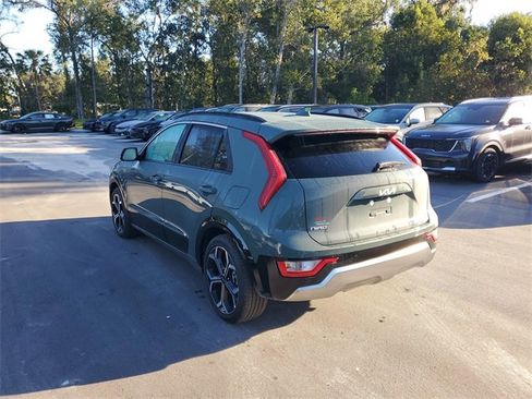 New 2025 Kia Niro EX Touring image 3