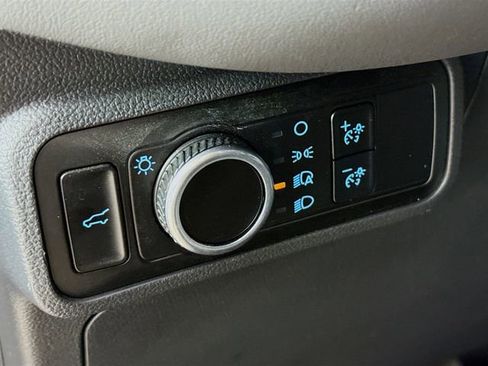 Used 2025 Ford Explorer Active RWD image 9