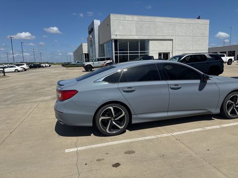 Used 2022 Honda Accord Sport image 8