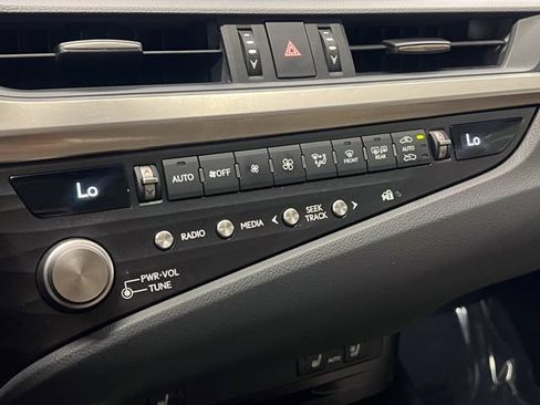 Certified 2021 Lexus ES 300h w/ Premium Package FWD image 20